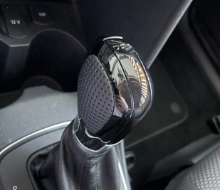 Ручка перемикання передач VW Golf 6,7 / Passat B7, B8, CC / Jetta 6 коробка DSG чорна з перфорацією тюнінг фото