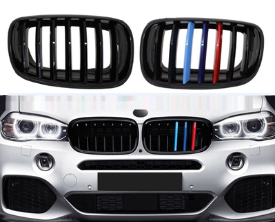 Решетка радиатора на BMW X5 F15 / X6 X16 черная глянцевая + триколор тюнинг фото