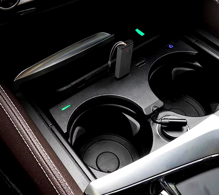 Беспроводной чарджер для BMW 5 G30 / 6 G32 GT (17-22 г.в.) тюнинг фото