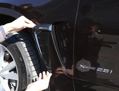 Накладки на крылья-жабры BMW X5 F15 стиль Xdrive черные тюнинг фото