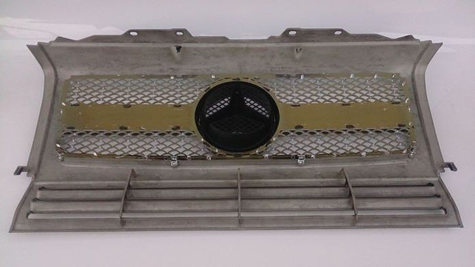 Решетка радиатора на Гелендваген черный+хром тюнинг фото