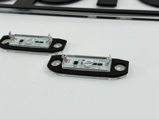 Підсвічування номера Вольво S40/V50/S60/S80/V70/XC60/XC70/XC90 тюнінг фото
