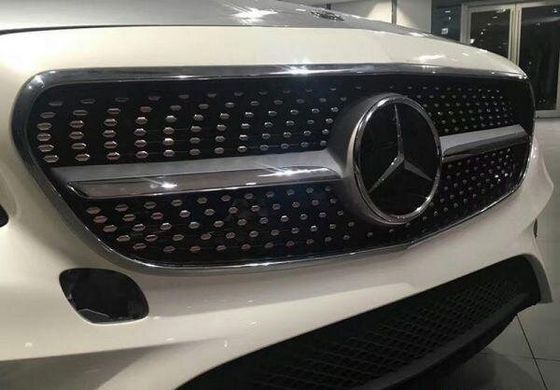 Решетка радиатора Mercedes W213 в стиле Diamond silver тюнинг фото