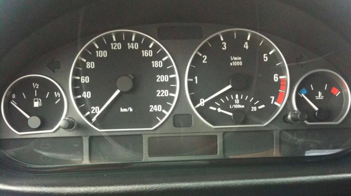 Кільця в щиток приладів BMW E46 тюнінг фото