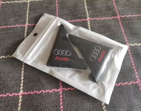 Захисні резинові накладки на дверні кути Audi тюнінг фото