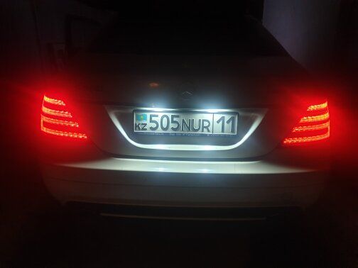 Подсветка номера Mercedes W204/ W212/ W216/ W221 тюнинг фото