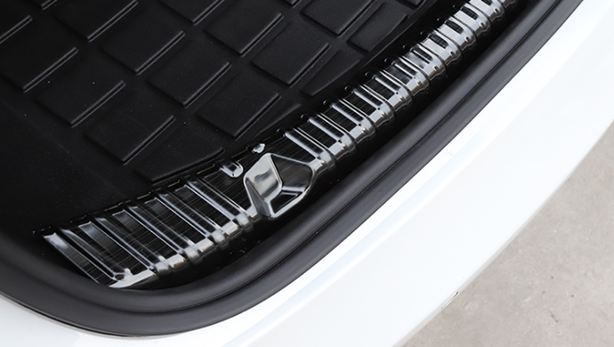 Защитная накладка на багажник Tesla Model 3 / Model Y черная тюнинг фото