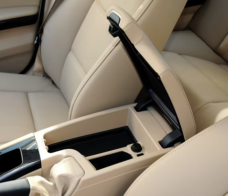 Крышка подлокотника центральной консоли BMW E90 E91 E92 E93 тюнинг фото