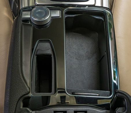Накладка передньої панелі салону Mercedes W204 чорний глянець тюнінг фото