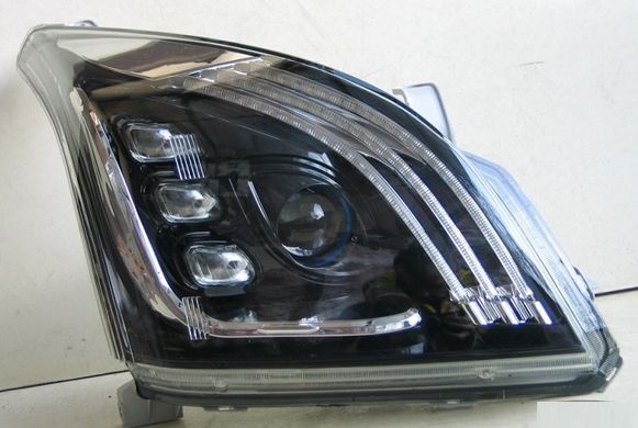 Оптика передняя, светодиодные фары Toyota LC120 c DRL тюнинг фото