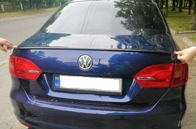Спойлер лип багажника Volkswagen Jetta (11-18 г.в.) тюнинг фото