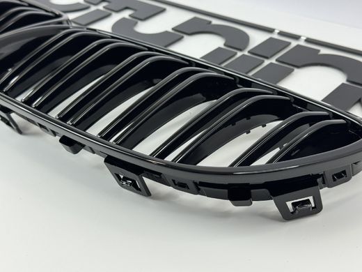 Решетка радиатора BMW E92 / E93 M3-LOOK черная глянцевая (10-13 г.в.) тюнинг фото