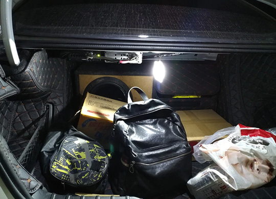 Подсветка багажника (LED) BMW F10 E65 F01 E70 E71 E85 тюнинг фото