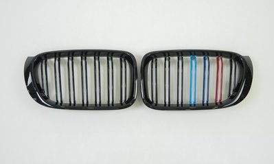 Решітка радіатора BMW X3 F25 (14-17 г.в.) / BMW X4 F26 (14-17 г.в.) М тріколор тюнінг фото