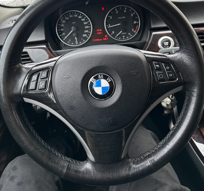 Накладки на руль BMW E87 / E90 / E92 черный глянец тюнинг фото
