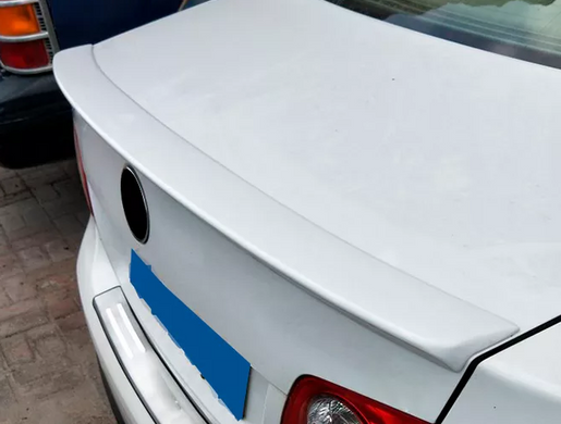 Спойлер на VW Jetta MK5 чорний глянсовий (ABS-пластик) тюнінг фото