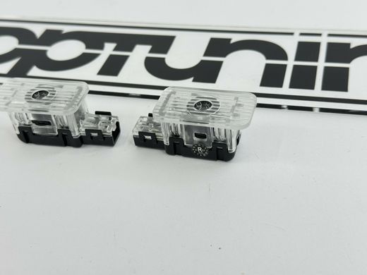 Підсвічування дверей з логотипом Volvo S60/S80/S90/V40/V60/V70/V90/XC40/XC60/XC70/XC90 тюнінг фото