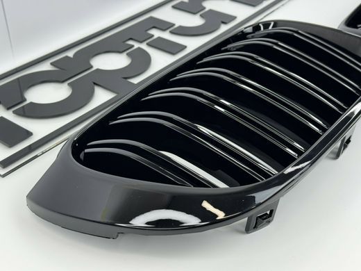 Решетка радиатора BMW X3 F25 (14-17 г.в.) / BMW X4 F26 (14-17 г.в.) М триколор тюнинг фото