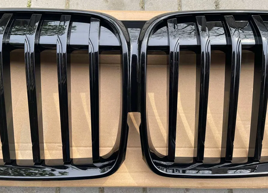 Решітка радіатора (ніздрі) BMW 7 G11 / G12 стиль S (2019-...) тюнінг фото