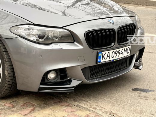 Накладки (ікла) на передній бампер BMW F10 M-Pakiet чорний глянсовий ABS-пластик тюнінг фото