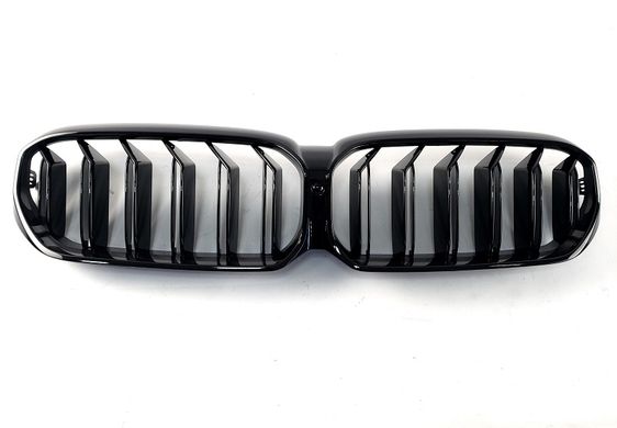 Решітка радіатора (ніздрі) BMW G30 / G31 стиль M чорна глянсова (20-22 р.в.) тюнінг фото