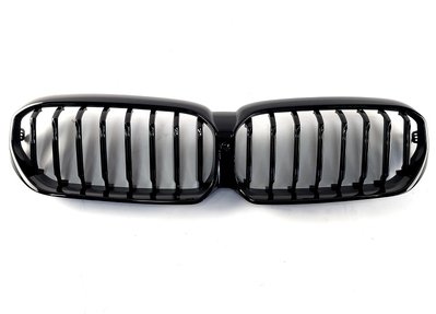 Решітка радіатора (ніздрі) BMW G30 / G31 чорна глянсова (20-22 р.в.) тюнінг фото