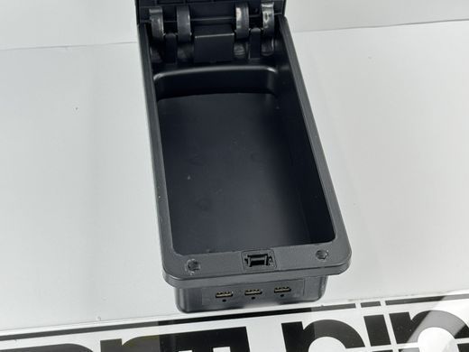 Авомобільний підлокотник, органайзер з USB портами для Skoda Fabia (2008-2014) тюнінг фото