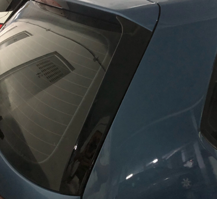 Боковые спойлера на заднее стекло Volkswagen Golf 7 R универсал тюнинг фото