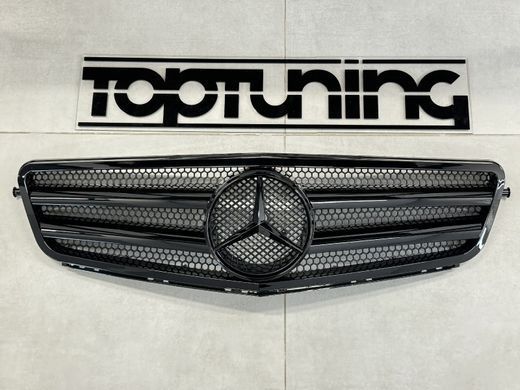 Решетка радиатора на Мерседес W204 стиль С63 AMG тюнинг фото