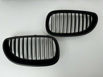 Решетка радиатора, ноздри BMW E60, черный мат. тюнинг фото