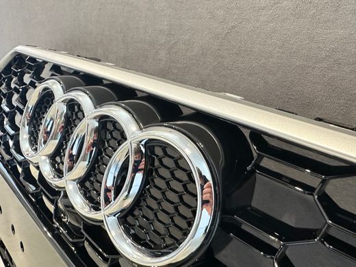 Решітка тюнінгова для Ауді A4 B9 в стилі RS4 хром тюнінг фото