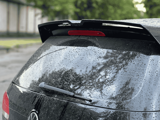 Спойлер на VW Golf 7 Hatchback черный глянцевый ABS-пластик (стандартная версия авто) тюнинг фото