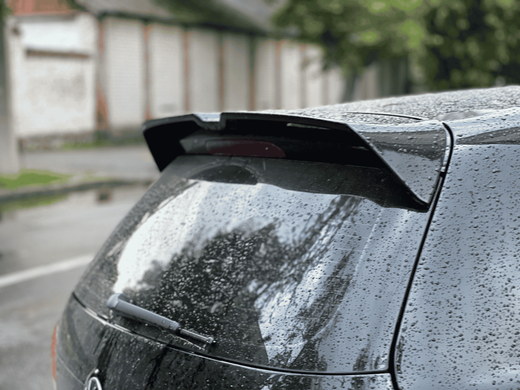 Спойлер на VW Golf 7 Hatchback черный глянцевый ABS-пластик (стандартная версия авто) тюнинг фото