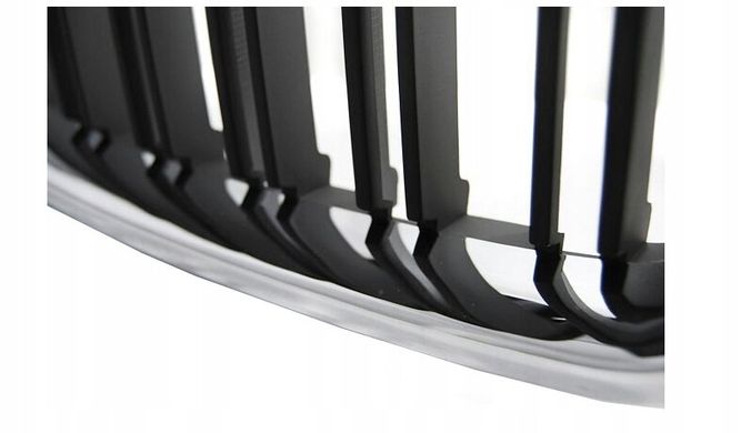Решетка радиатора, ноздри на БМВ F30/F31 стиль М3 (черный + хром) тюнинг фото