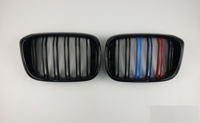 Решітка радіатора BMW X3 G01 / X4 G02 стиль М, триколор тюнінг фото