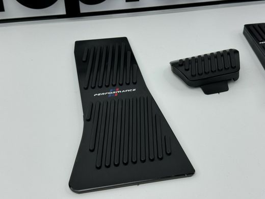 Накладки на педалі BMW X5 G05 / X6 G06 / X7 G07 чорні тюнінг фото