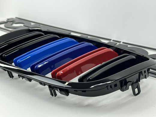 Решетка радиатора BMW X5 Е70, X6 E71 м стиль, триколор тюнинг фото