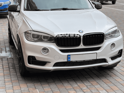 Решетка радиатора на BMW X5 F15 / X6 F16 стиль М черная глянцевая тюнинг фото