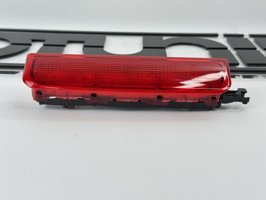 Центральный стоп-сигнал VW Caddy (2002-2008) красный тюнинг фото