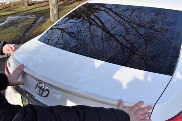 Лип спойлер багажника Toyota Corolla (13-18 г.в.) тюнинг фото