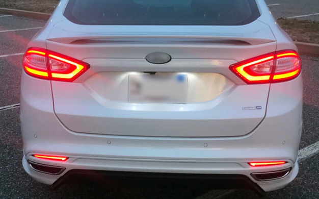 Стоп-сигналы на Ford Fusion / Mondeo красные тюнинг фото