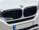 Решетка радиатора на BMW X5 F15 / X6 F16 стиль М черная глянцевая тюнинг фото