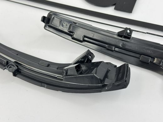 Динамічні повторювачі поворотів Mercedes W205 / W213 / W222 / X253 / W447 V Class тюнінг фото