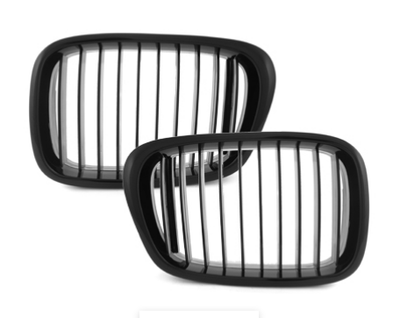 Решетка радиатора BMW E39, черная глянцевая тюнинг фото