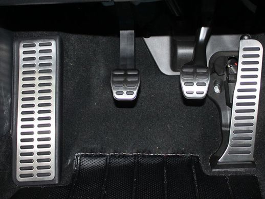 Накладки на педали VW Jetta MK5 (механика) тюнинг фото