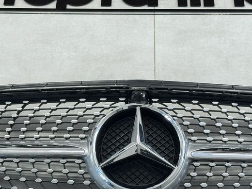 Решетка радиатора Mercedes W213 Diamond Black тюнинг фото
