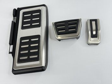 Накладки на педалі VW Passat B8 / Golf 7 / Tiguan II / Seat Leon 3 / Skoda Octavia A7 (автомат) тюнінг фото