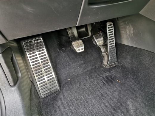 Накладки на педали VW Jetta MK6 (механика) тюнинг фото
