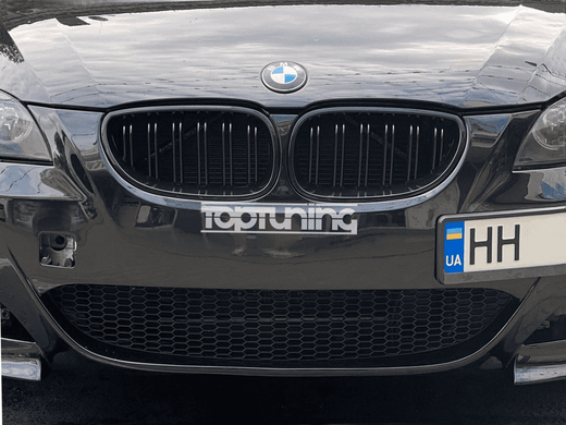 Решетка радиатора BMW E60 / E61 M5-LOOK черная глянцевая тюнинг фото