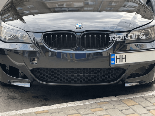 Решетка радиатора BMW E60 / E61 M5-LOOK черная глянцевая тюнинг фото